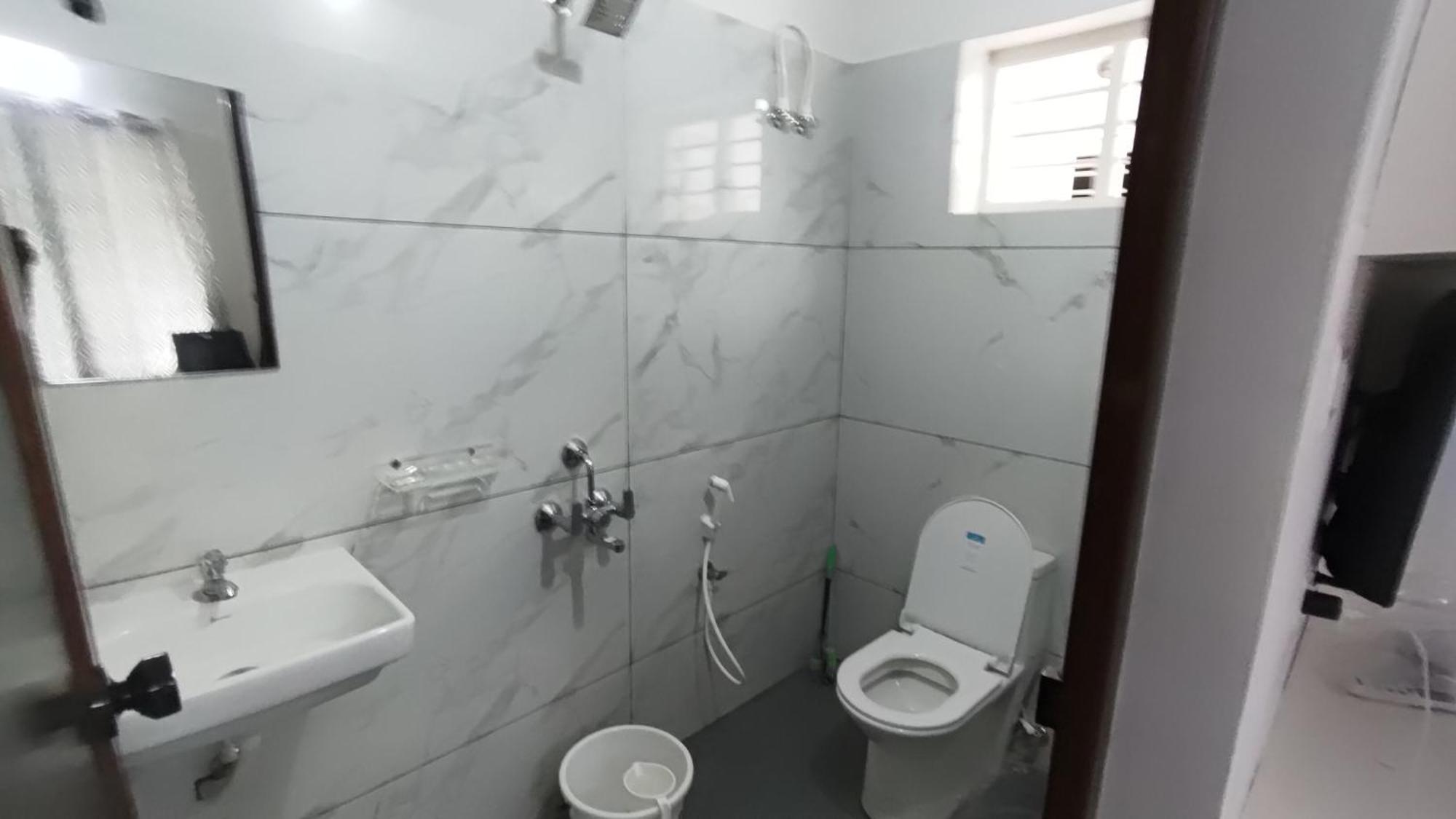Sivasarass Rooms Тривандрум Экстерьер фото